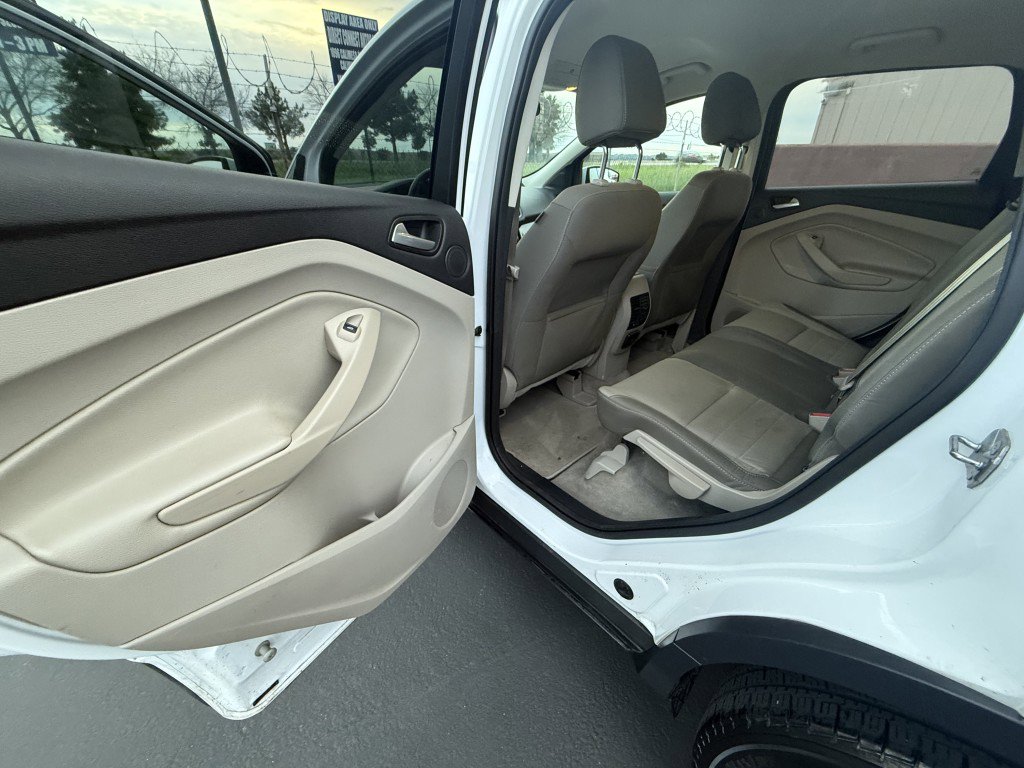 Used 2016 Ford Escape SE w/ Equipment Group 201A image 18