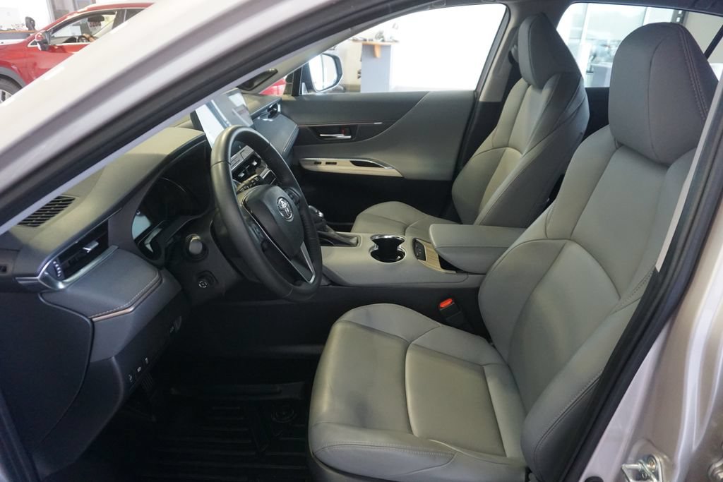 Certified 2024 Toyota Venza XLE AWD/4WD image 20