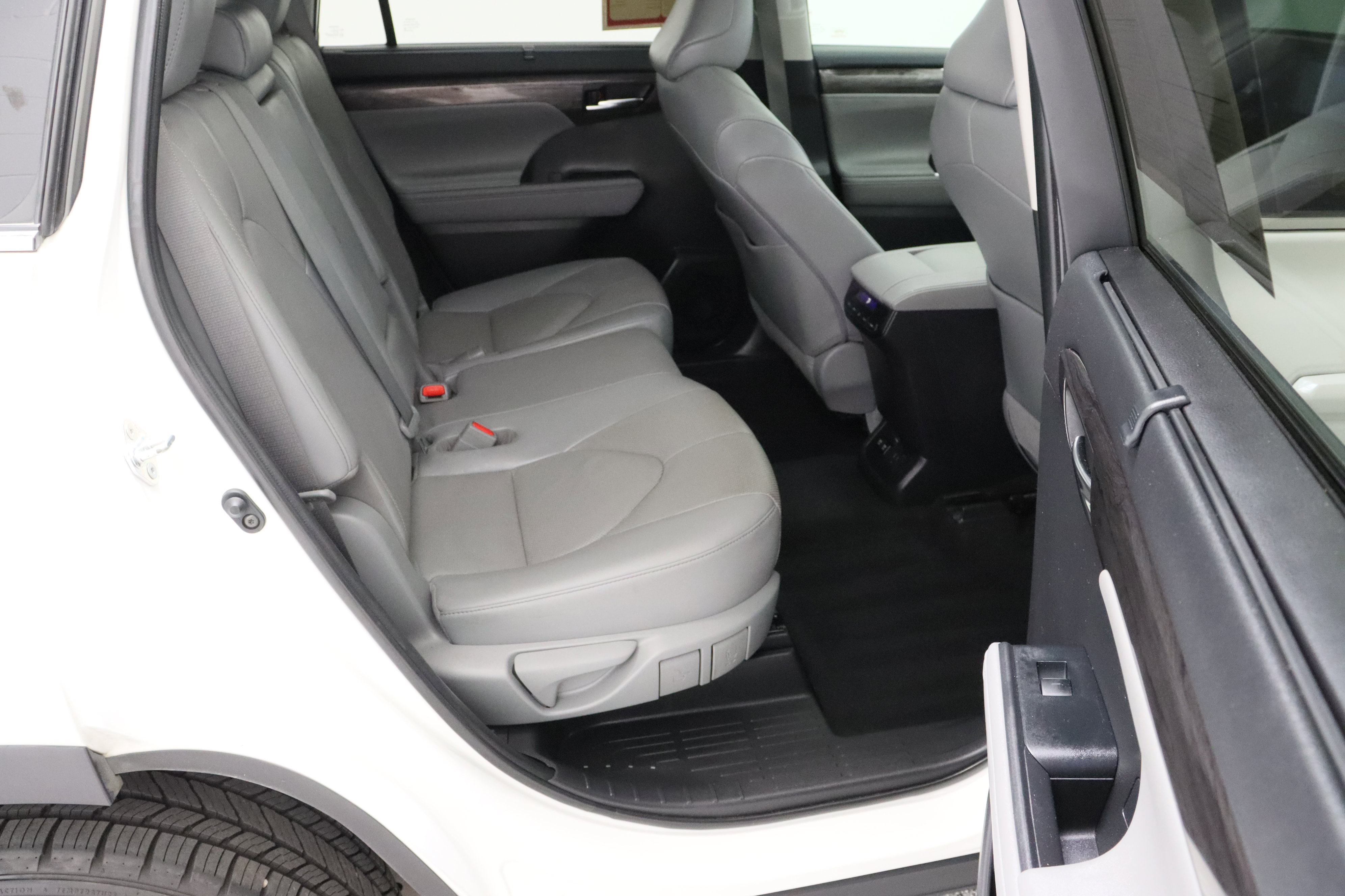 Certified 2020 Toyota Highlander Limited image 39