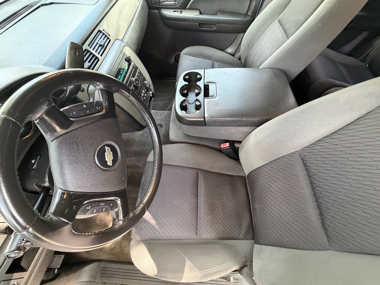 Used 2009 Chevrolet Suburban LS RWD image 10