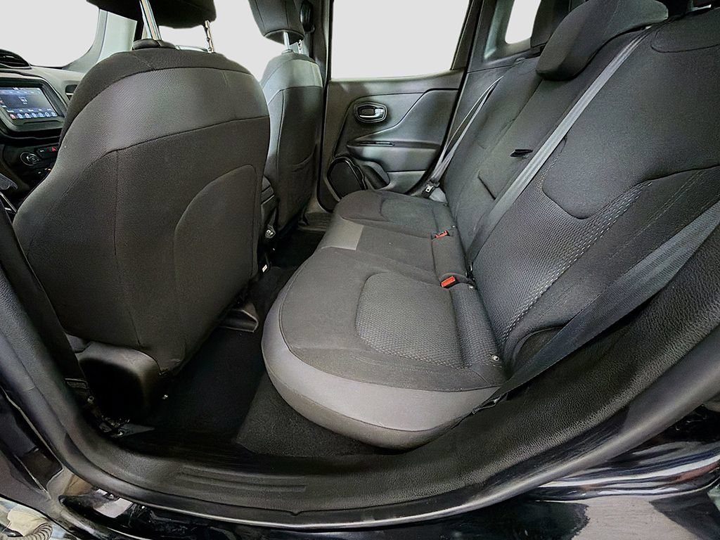 Used 2018 Jeep Renegade Altitude AWD/4WD image 23