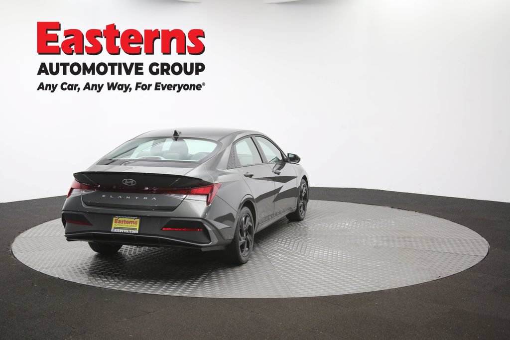 Used 2026 Hyundai Elantra Sport FWD image 40