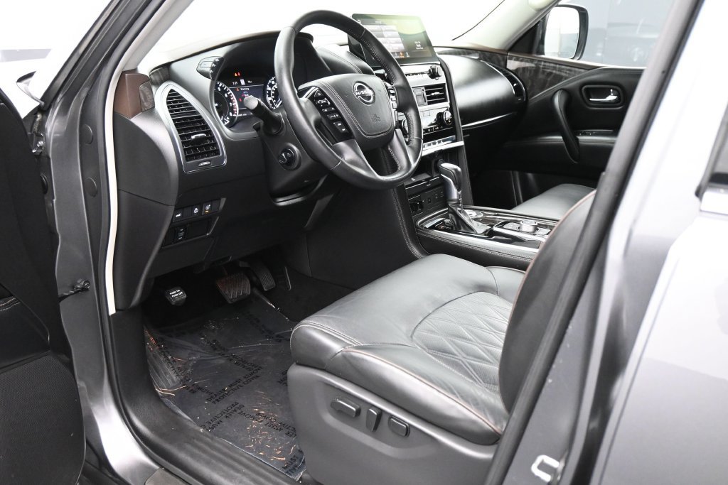 Used 2022 Nissan Armada Platinum w/ Captain's Chairs Package RWD image 2