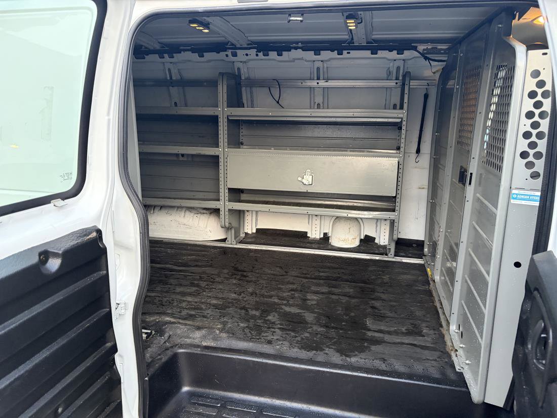 Used 2017 Chevrolet Express 2500 image 9