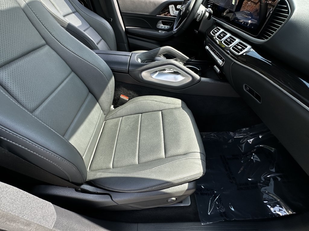 Certified 2025 Mercedes-Benz GLE 450e 4MATIC w/ Driver Assistance Package image 15