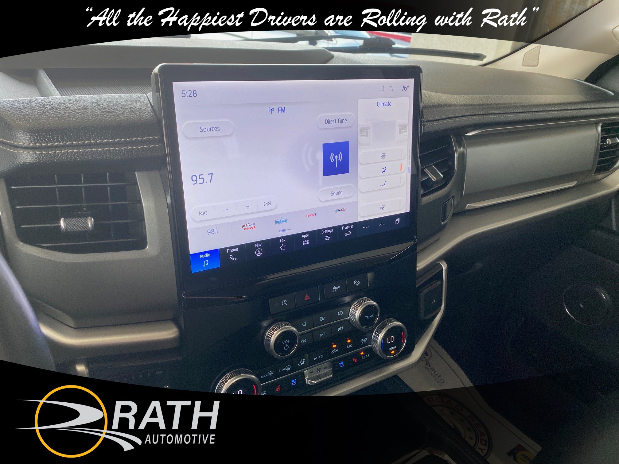 Used 2024 Ford Expedition XLT AWD/4WD image 14