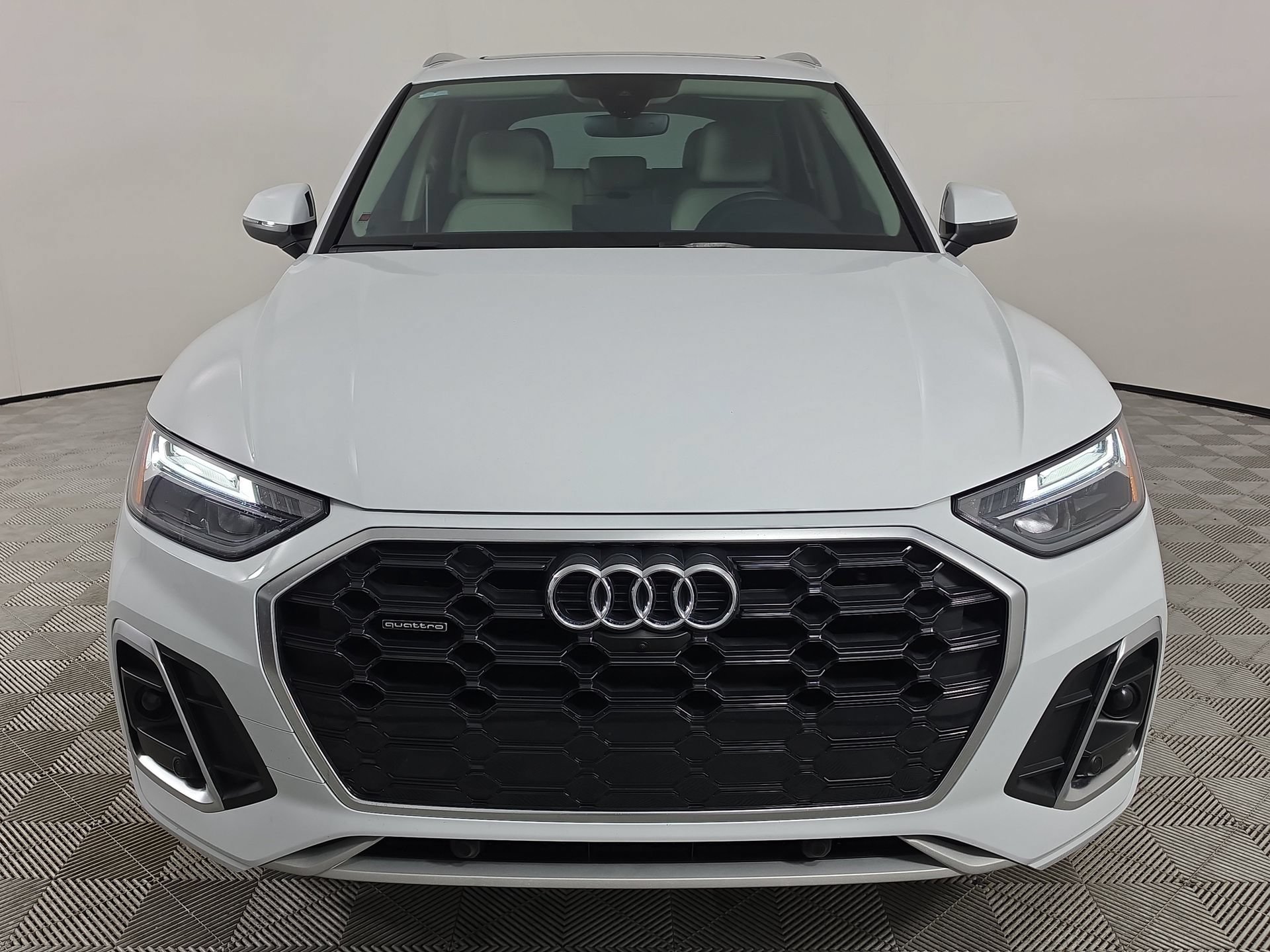 Certified 2023 Audi Q5 2.0T Premium Plus w/ Premium Plus Package AWD/4WD image 2