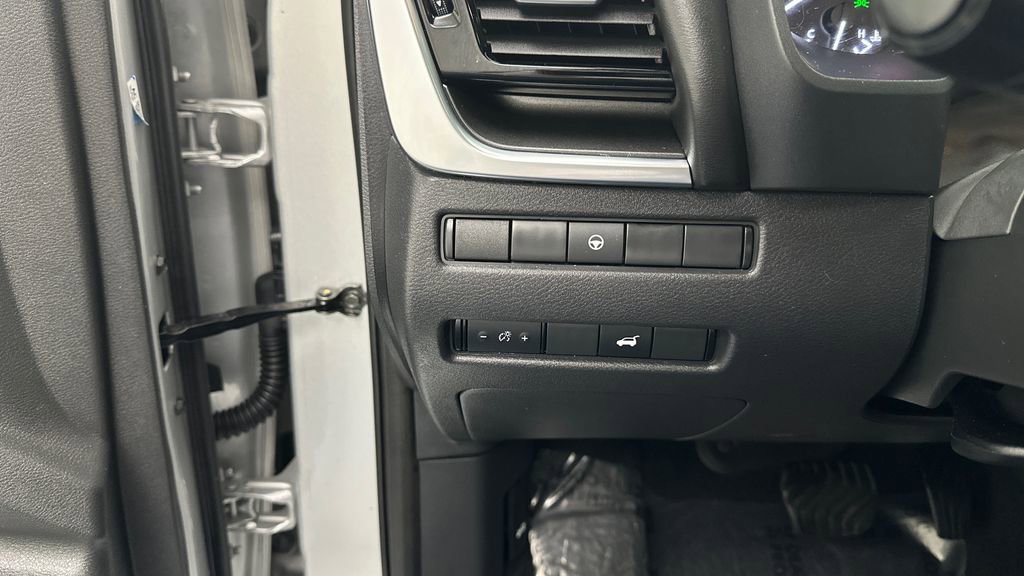 Certified 2023 Nissan Rogue SV w/ SV Premium Package image 29