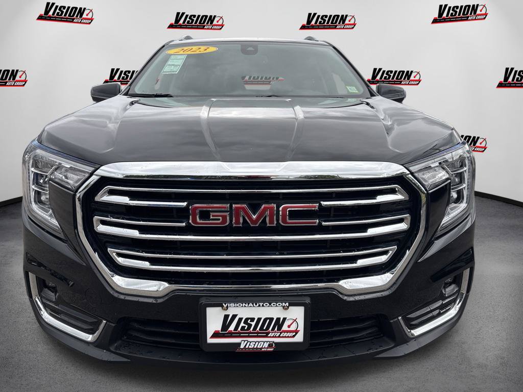 Used 2023 GMC Terrain SLT AWD/4WD image 2