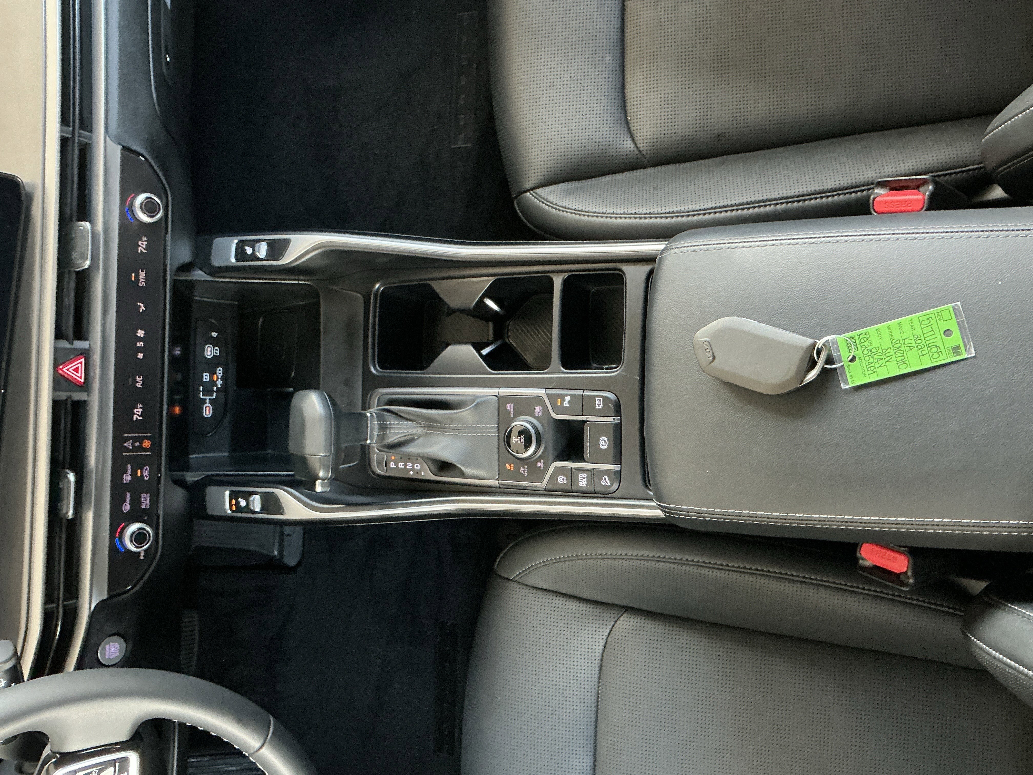 Used 2024 Kia Sorento S image 11