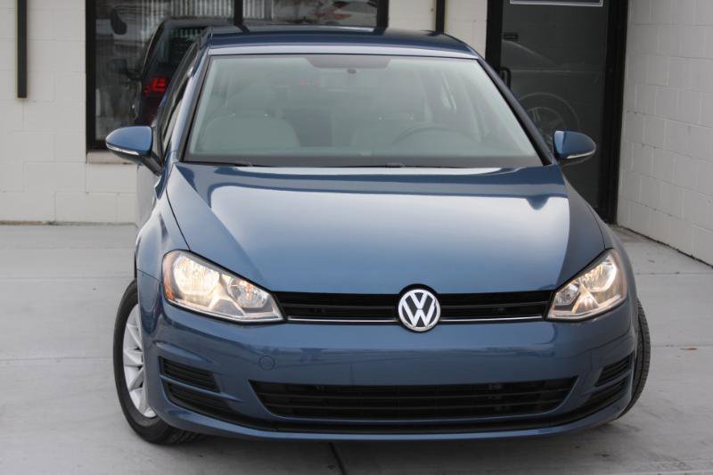 Used 2015 Volkswagen Golf S image 3