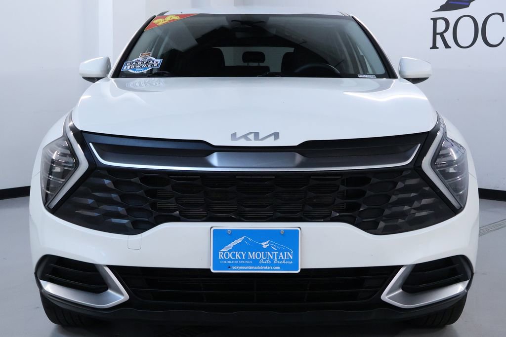 Used 2024 Kia Sportage LX image 2