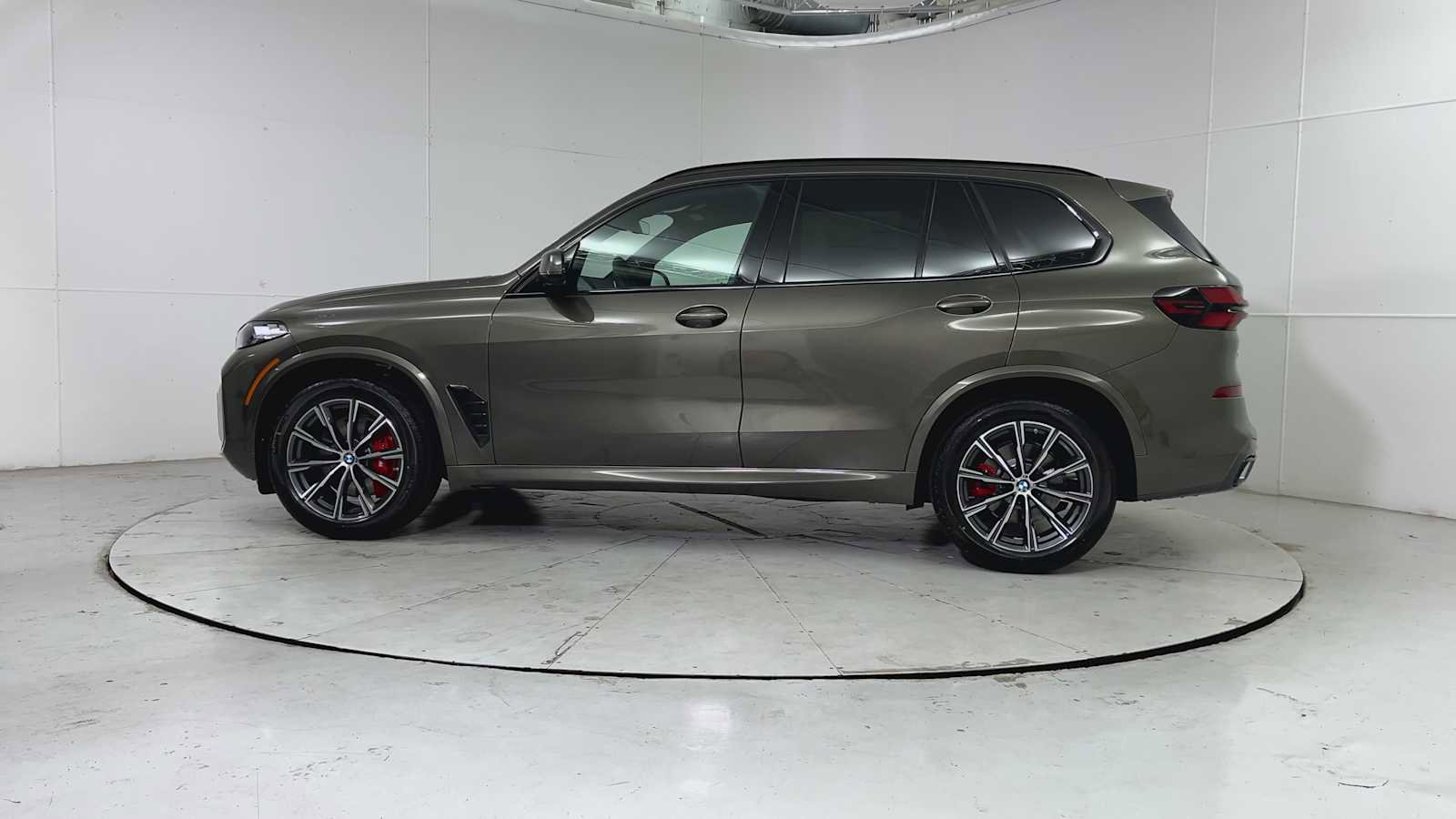 New 2026 BMW X5 xDrive40i w/ M Sport Package image 4