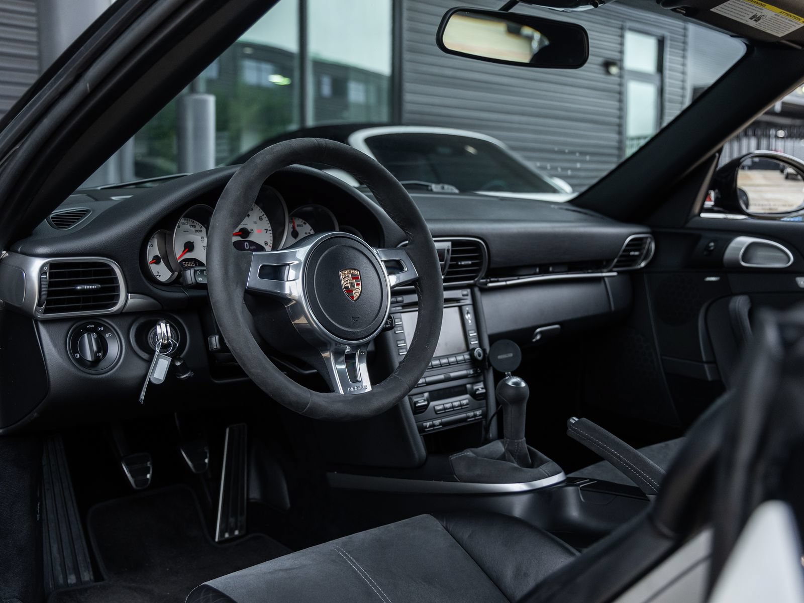 Used 2012 Porsche 911 Carrera GTS RWD image 4