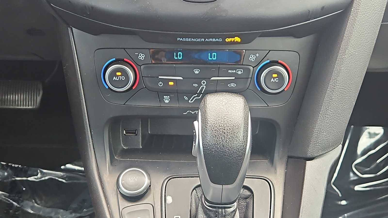 Used 2017 Ford Focus SE FWD image 16