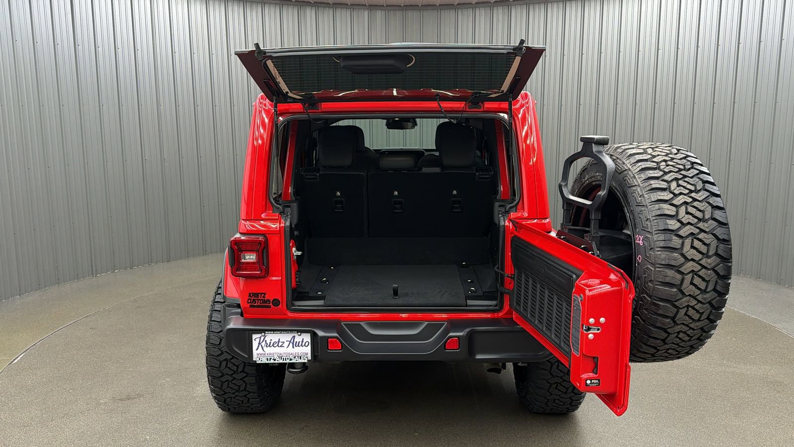 Used 2025 Jeep Wrangler Unlimited Sahara AWD/4WD image 18
