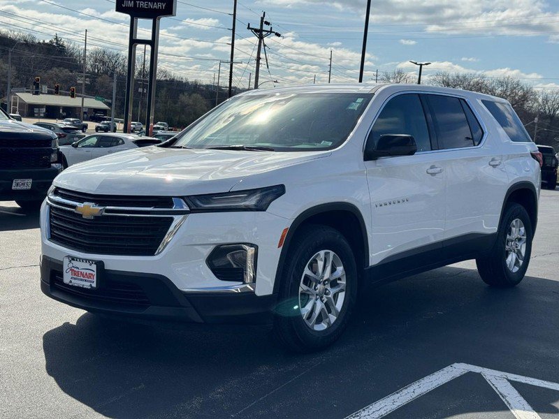 Used 2023 Chevrolet Traverse LS image 8
