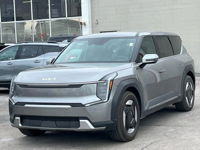 Certified 2024 Kia EV9 Light image 5