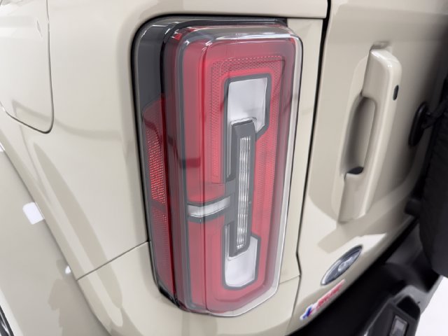 Used 2025 Ford Bronco Outer Banks AWD/4WD image 36