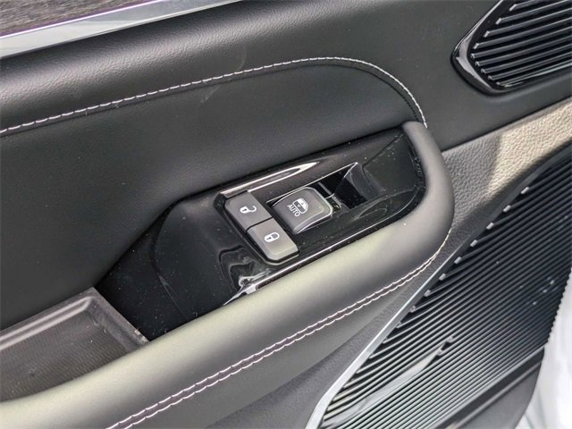 New 2024 Jeep Grand Cherokee Overland w/ Advanced Protech Group III image 27