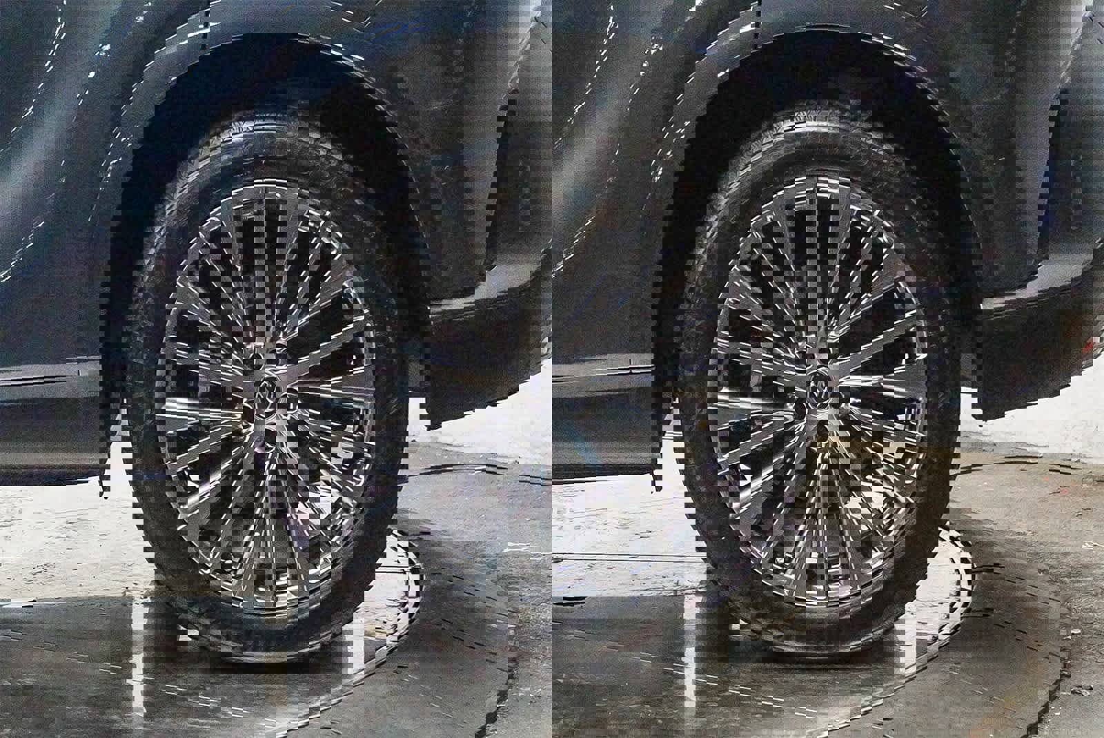 Used 2024 Lexus RX 450h Luxury w/ Convenience Package image 10