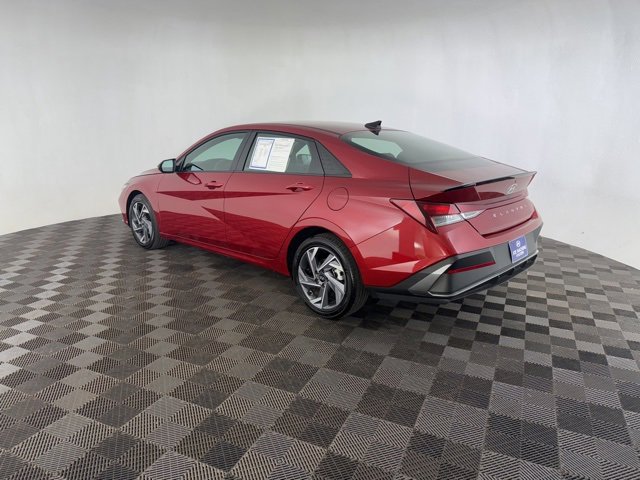 Certified 2025 Hyundai Elantra Sport w/ Cargo Package image 7