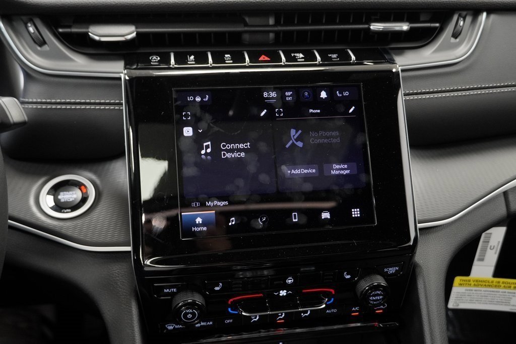 New 2025 Jeep Grand Cherokee Altitude image 22