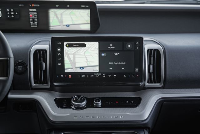 Used 2025 Ford Expedition Active image 31