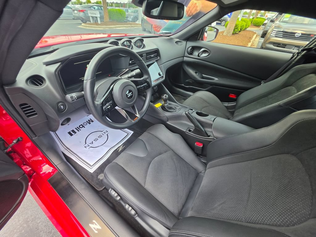 Certified 2025 Nissan Z Performance w/ Floor Mat Package RWD image 13