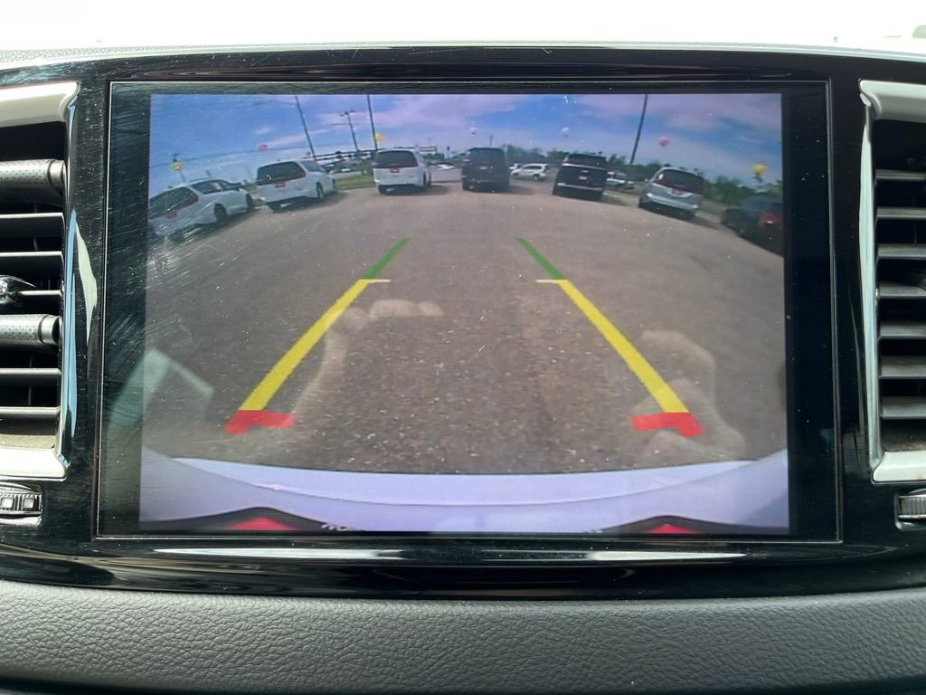 Used 2022 Chrysler Pacifica Touring-L FWD image 28