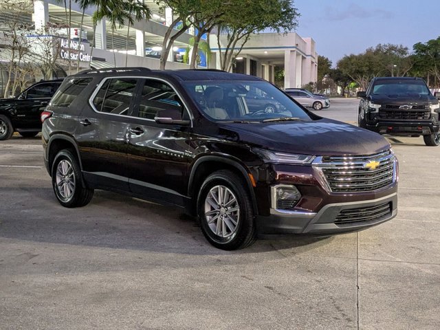 Used 2023 Chevrolet Traverse LT image 3
