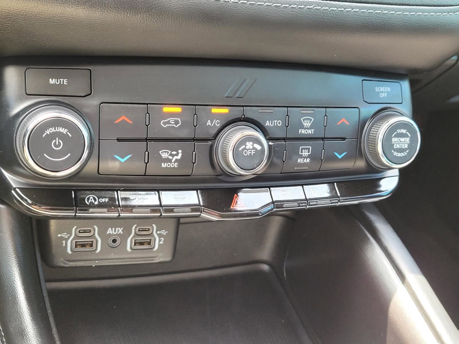 Used 2022 Dodge Durango SXT w/ Anodized Platinum Package AWD/4WD image 26