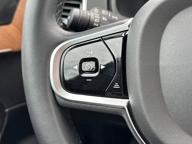Certified 2023 Volvo XC90 B6 Plus w/ Protection Package Premier AWD/4WD image 28
