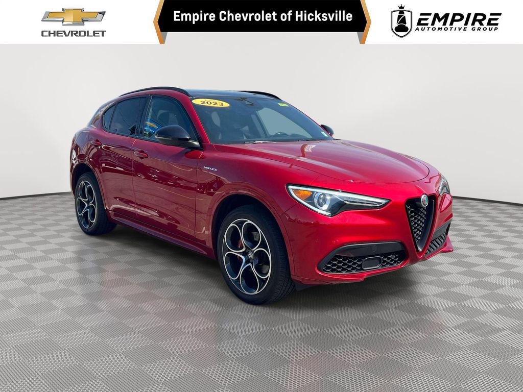 Used 2023 Alfa Romeo Stelvio Veloce AWD/4WD image 1