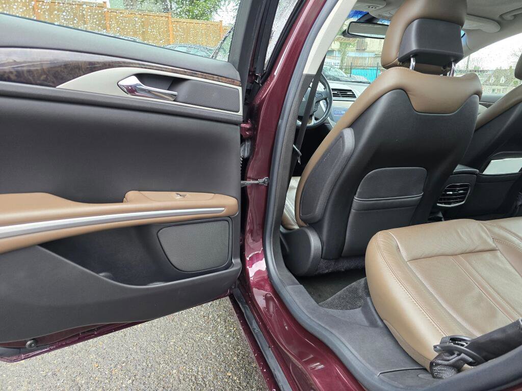 Used 2013 Lincoln MKZ Hybrid image 16