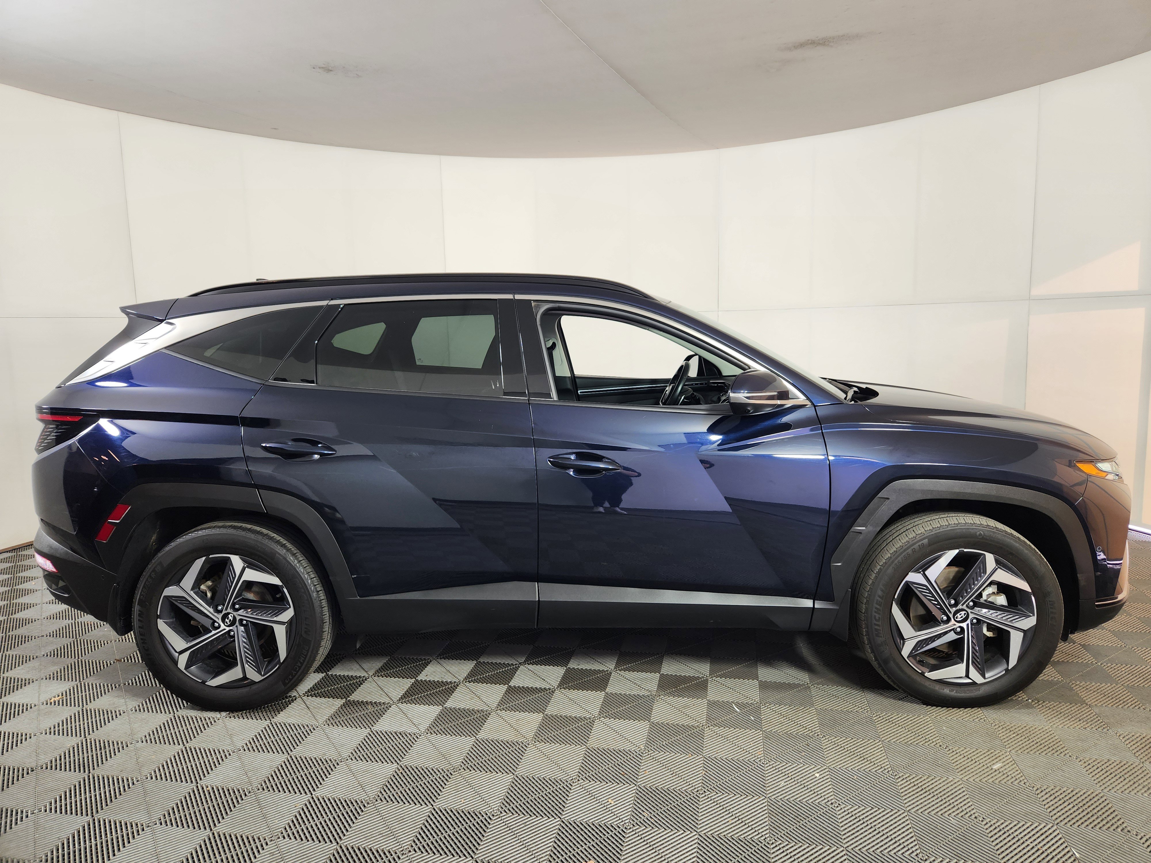 Used 2023 Hyundai Tucson Limited image 8