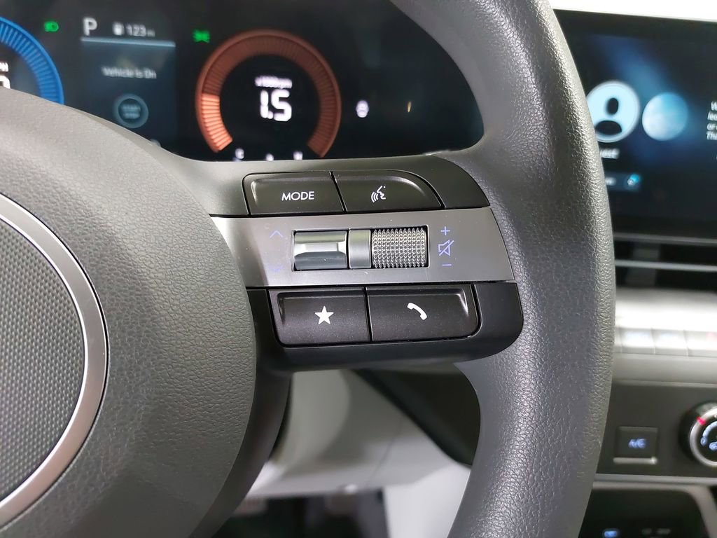 Certified 2024 Hyundai Kona SE image 17