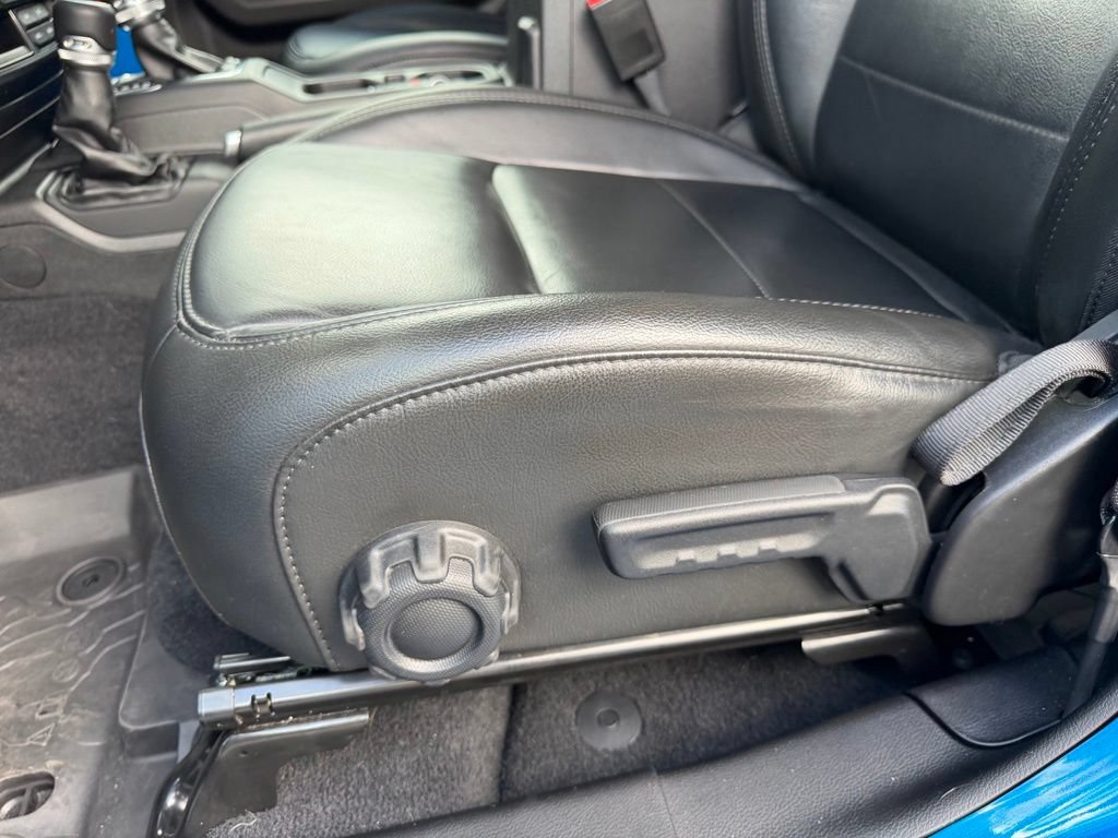 Used 2022 Jeep Wrangler Unlimited Sahara AWD/4WD image 15