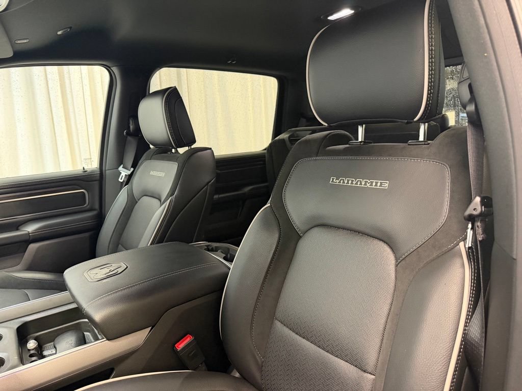 Used 2025 RAM 1500 Laramie AWD/4WD image 5