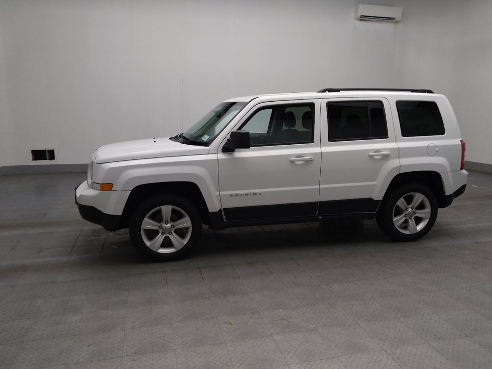 Used 2016 Jeep Patriot Latitude AWD/4WD image 2