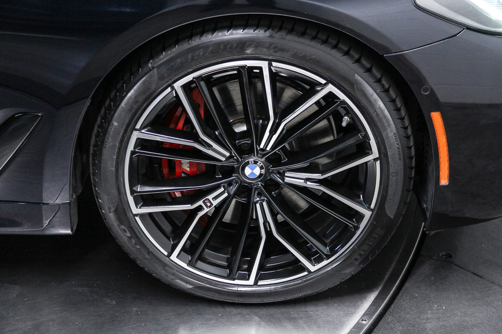 Used 2023 BMW 540i w/ M Sport Package RWD image 9