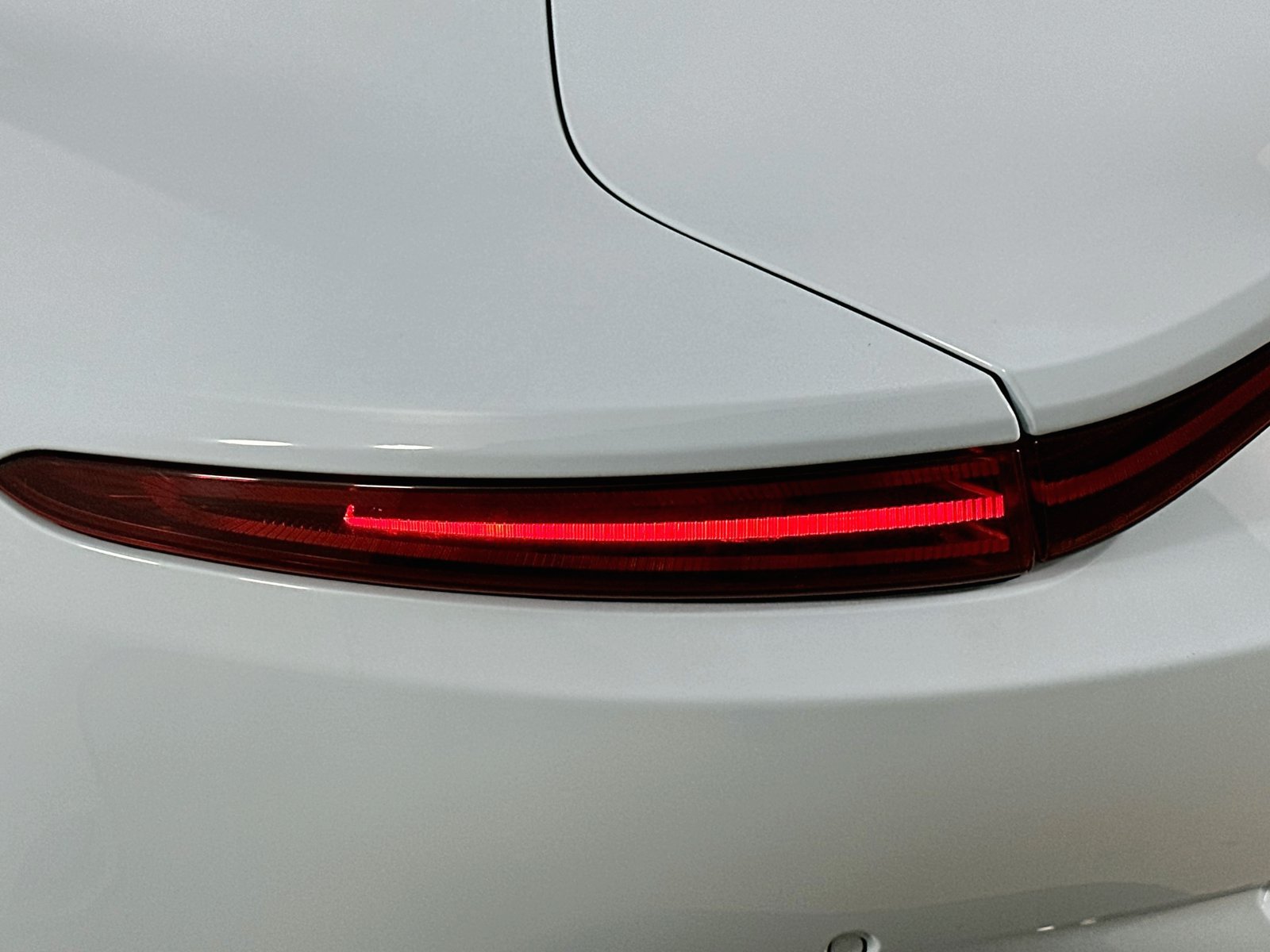 Used 2019 Aston Martin V8 Vantage Coupe RWD image 33