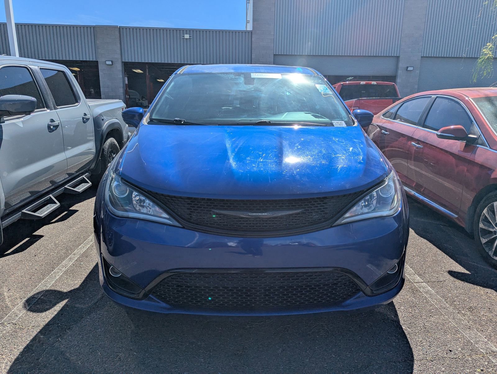 Used 2020 Chrysler Pacifica Touring w/ S Appearance Package image 2
