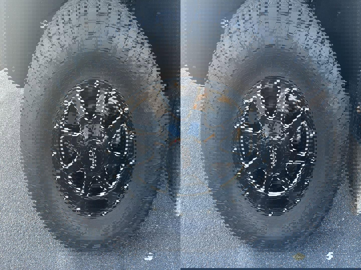 Used 2024 GMC Sierra 2500 AT4X image 13