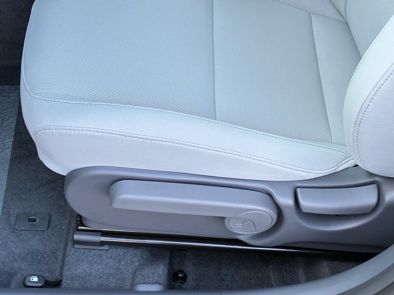 New 2027 Hyundai Kona SE FWD image 13