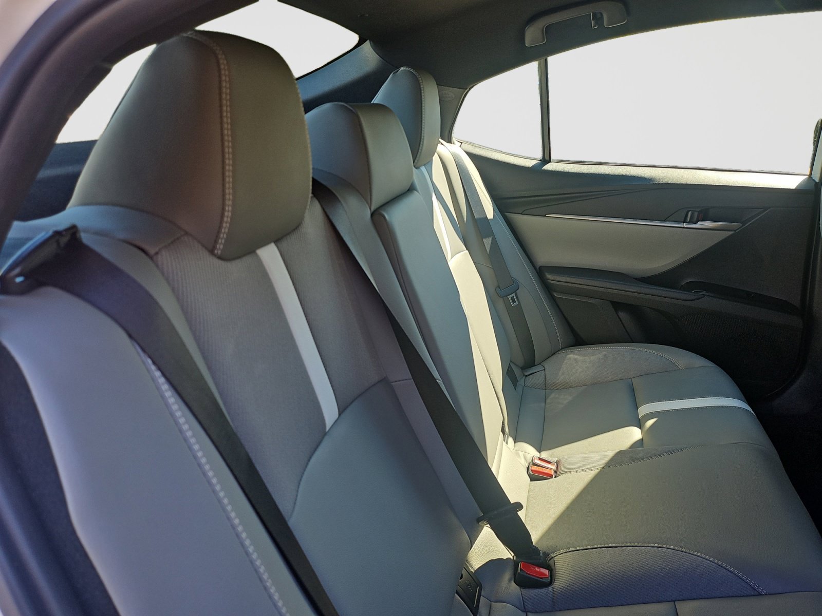 Used 2025 Toyota Camry SE FWD image 45