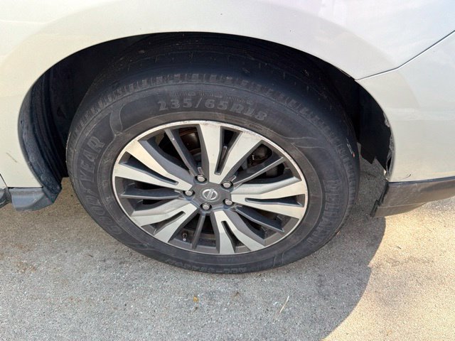 Used 2017 Nissan Pathfinder SL AWD/4WD image 5