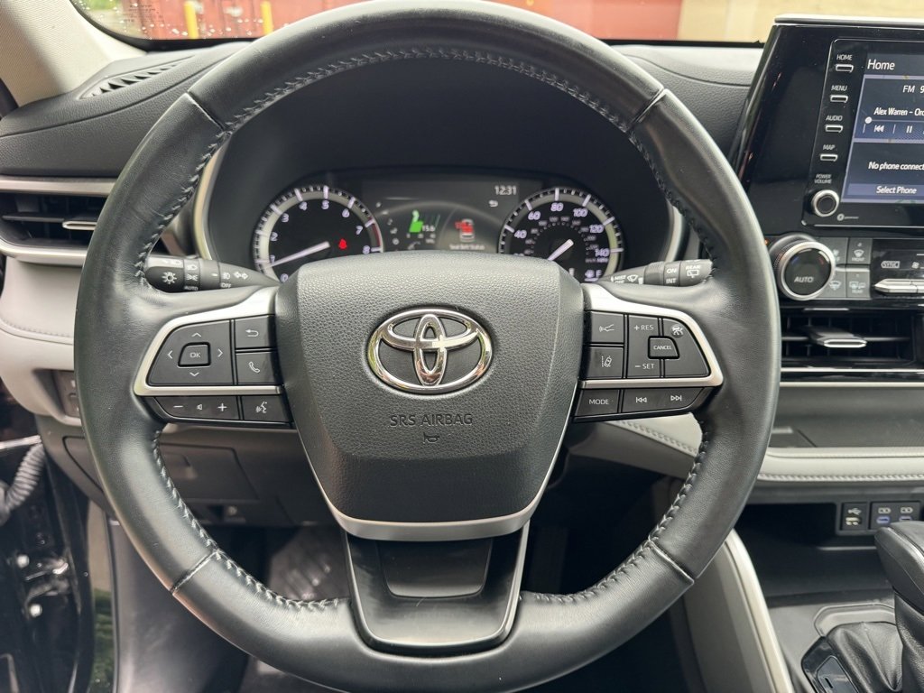 Used 2022 Toyota Highlander XLE image 30
