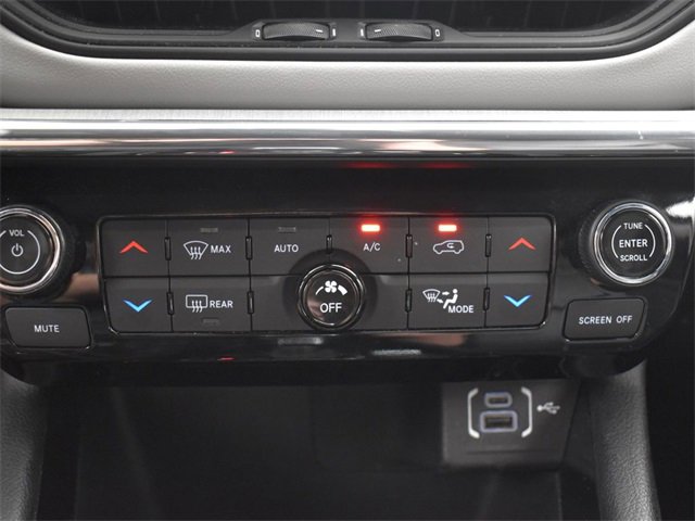 Used 2022 Jeep Compass Limited image 19