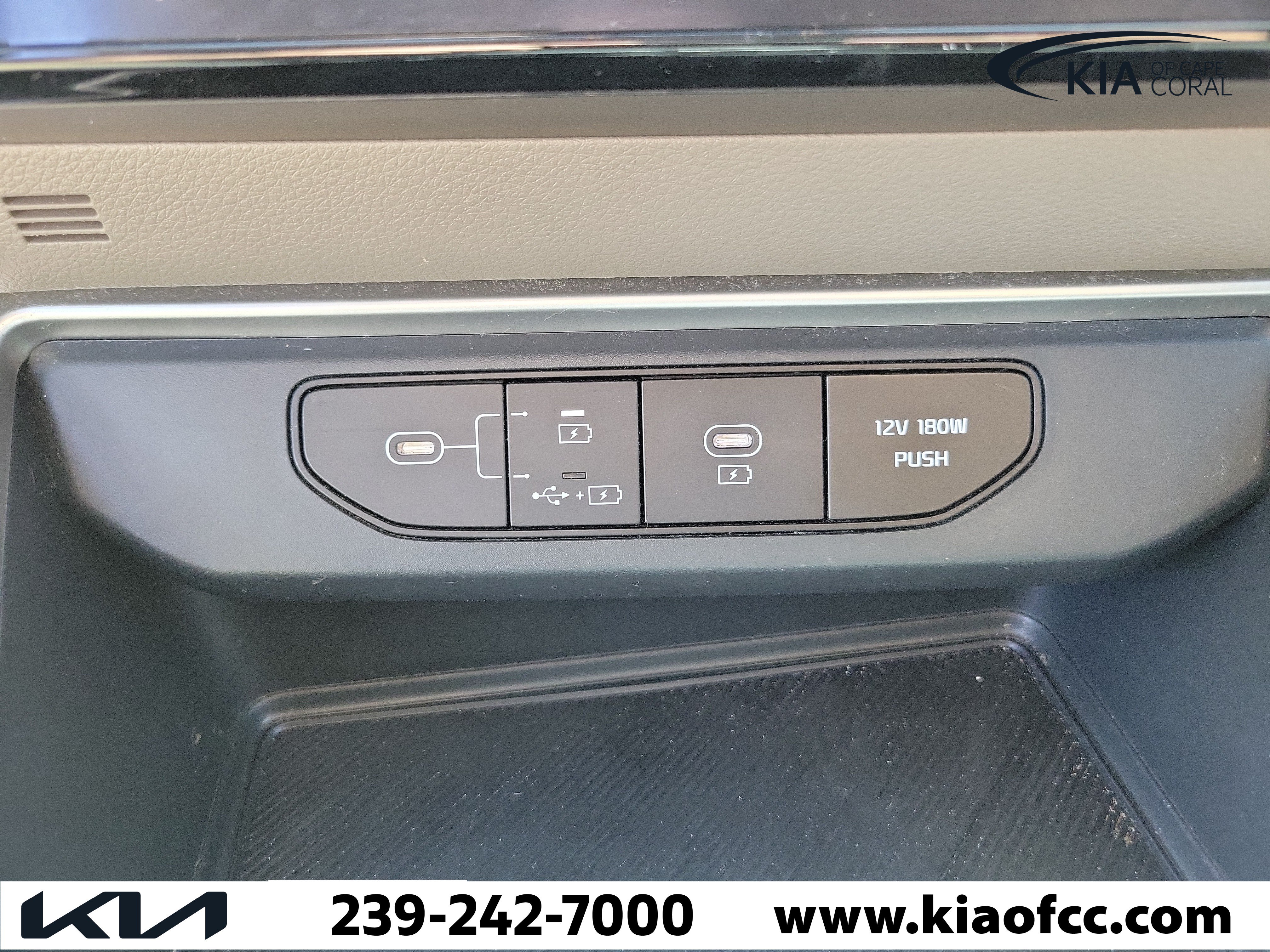 Certified 2025 Kia Carnival LX FWD image 28
